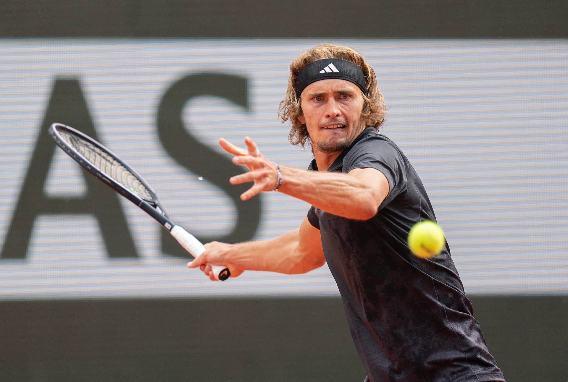 Ungeliebt & zum Siegen verdammt – aber Zverev scheitert deutlich im French-Open-Halbfinale