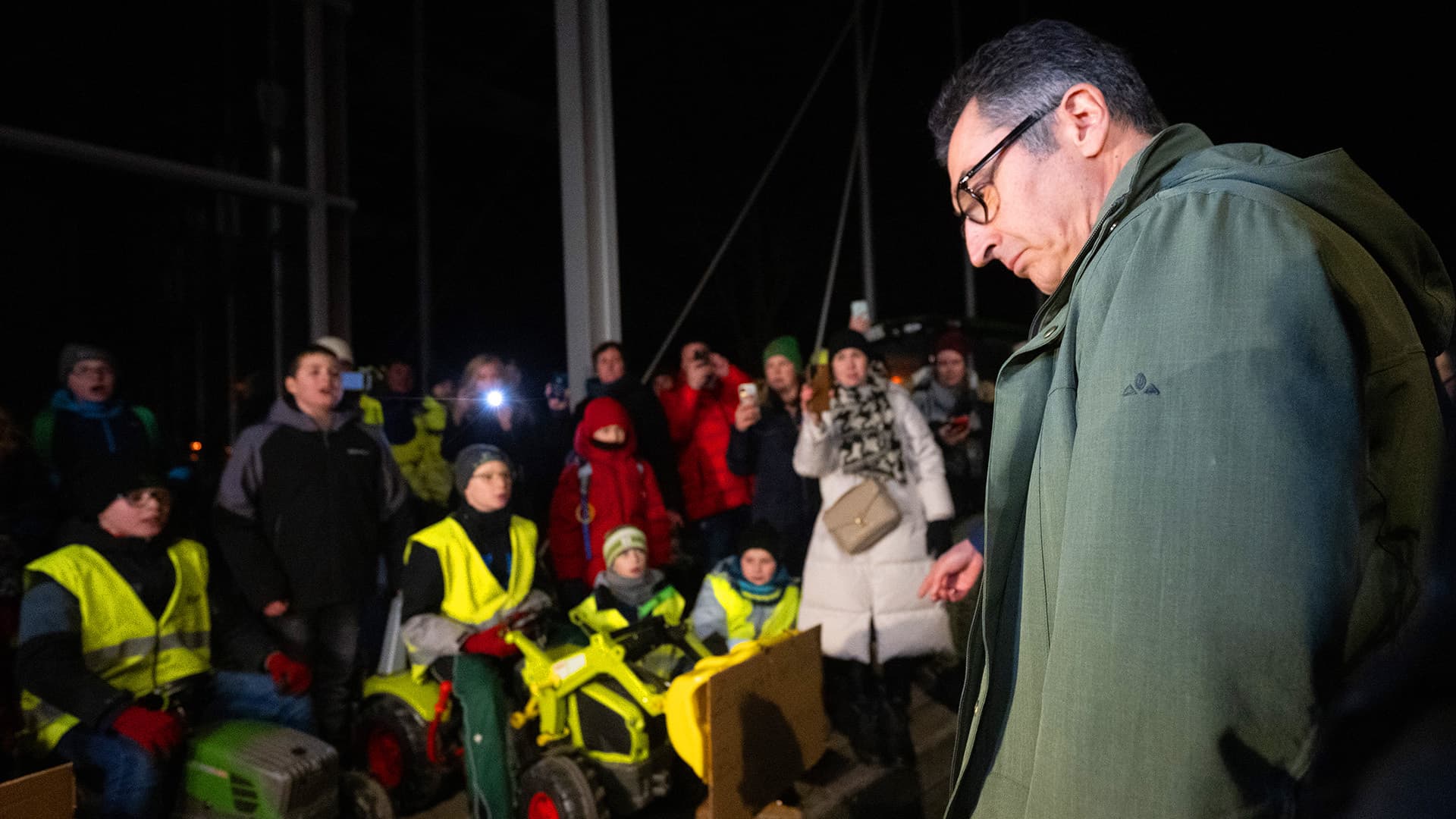 Özdemirs Öffenbarungseid: Wer alle Bauern als Rassisten beschimpft, darf nicht Landwirtschaftsminister sein