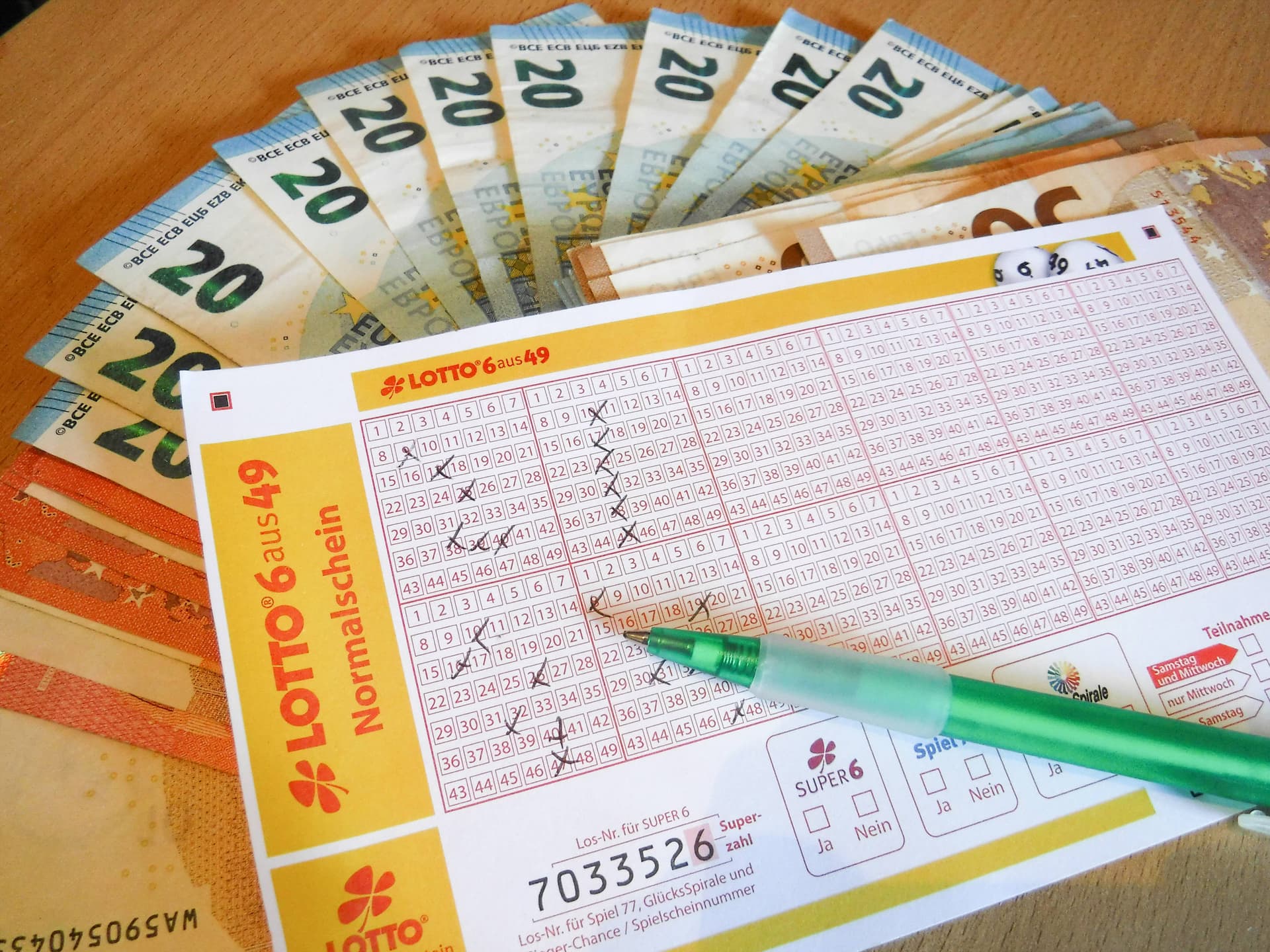 Frau aus Schwaben gewinnt 10 Millionen Euro im Lotto – und geht erst mal zur Arbeit