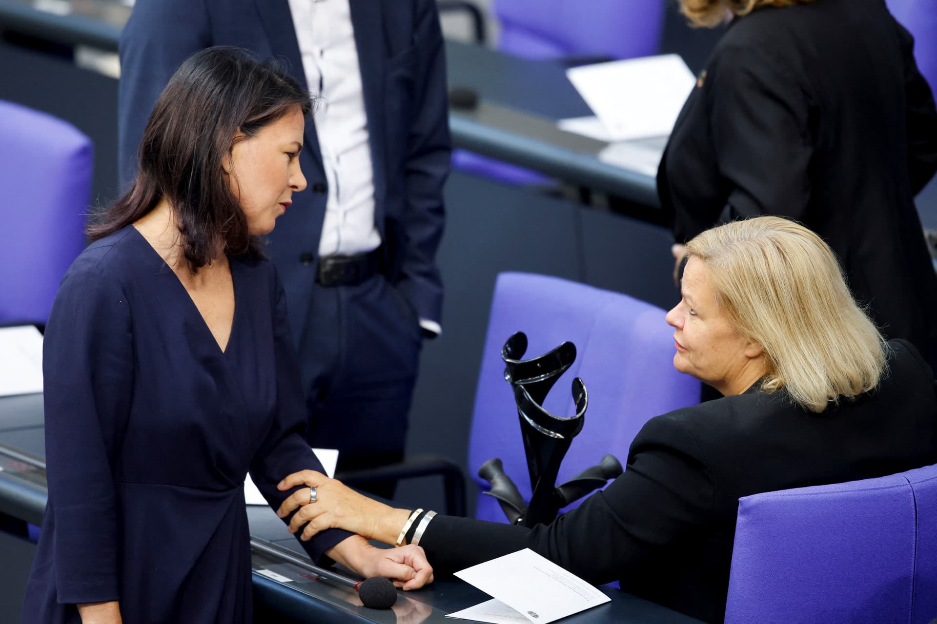Koalitionskrach wegen Asyl-Politik! Nehmen Faeser und Baerbock hier schon Abschied voneinander?