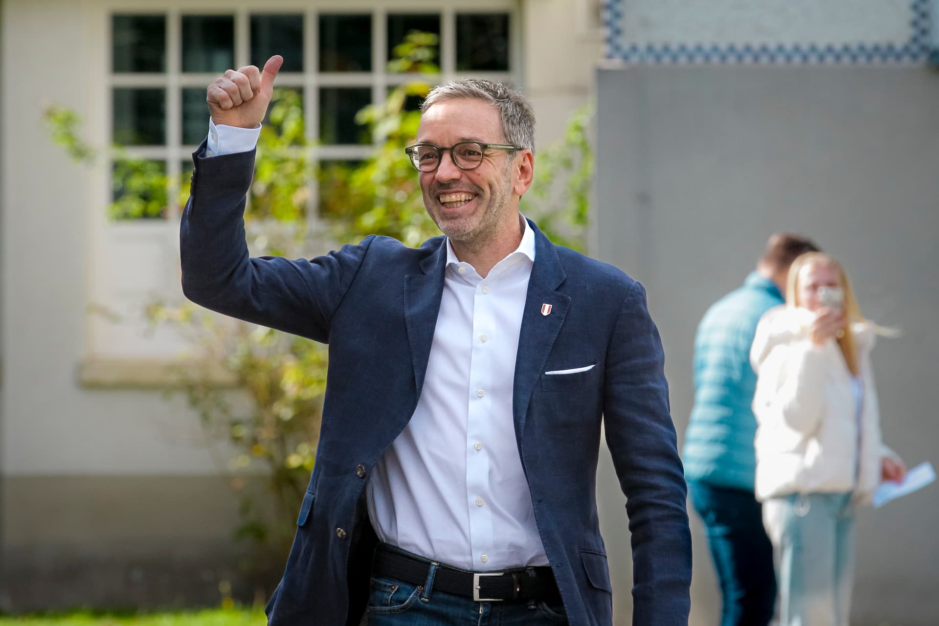 Österreich-Wahl: Rechte FPÖ gewinnt erstmals, schwarz-grüne Regierung verliert 16 Prozentpunkte
