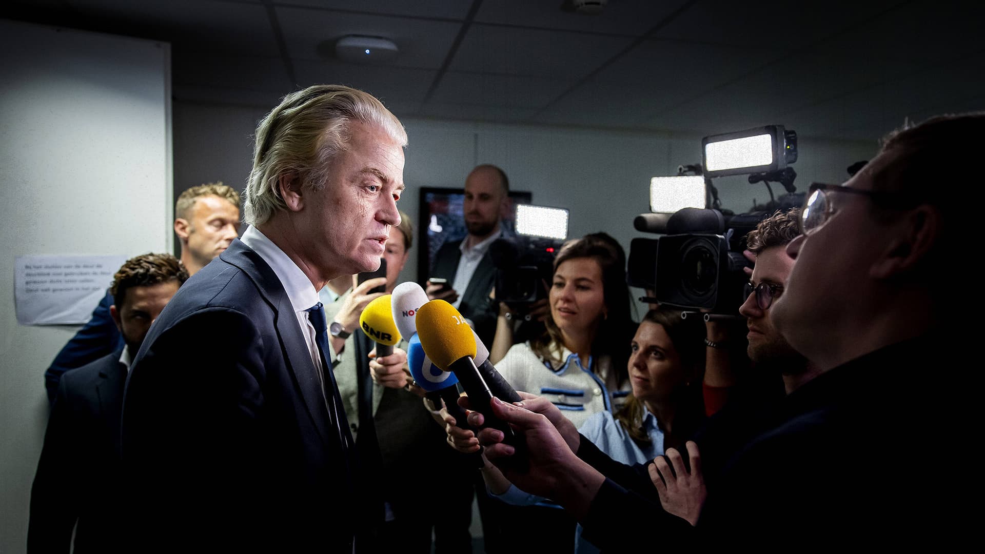 Neue Knallhart-Politik: Niederlande ruft Asyl-Notstand aus. Die knallharte Anti-Asyl-Wende in Holland